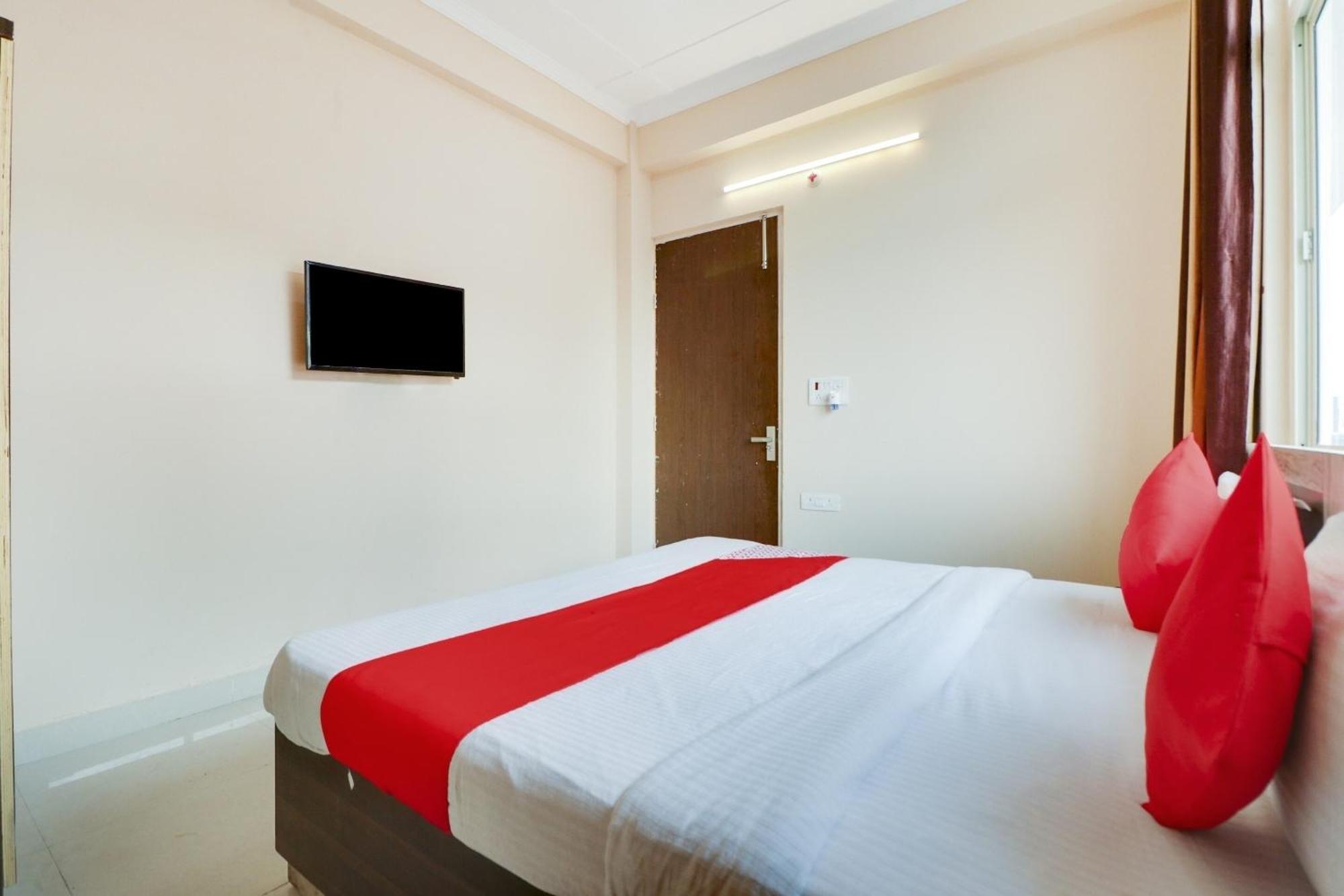 نويدا الكبرى Oyo Flagship 75440 Relax Inn المظهر الخارجي الصورة