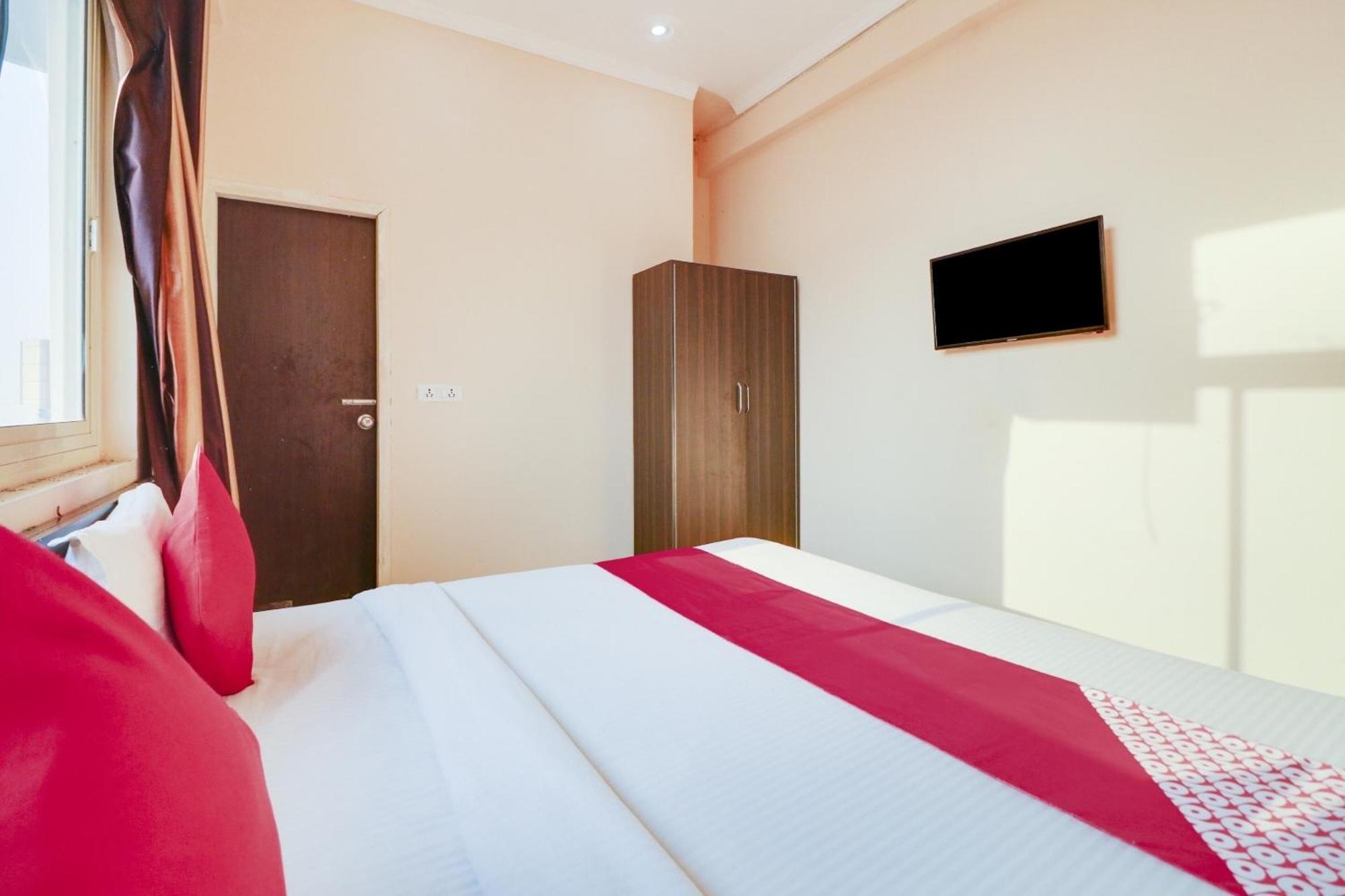 نويدا الكبرى Oyo Flagship 75440 Relax Inn المظهر الخارجي الصورة